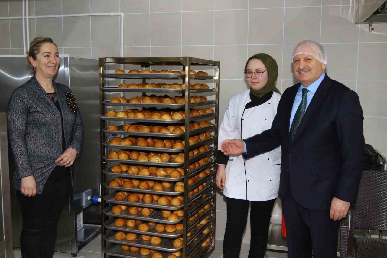 Ünye’deki aşevinden günlük 5 bin kişiye yemek