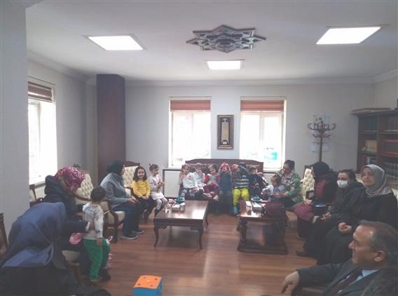 Miniklerden depremzedelere destek