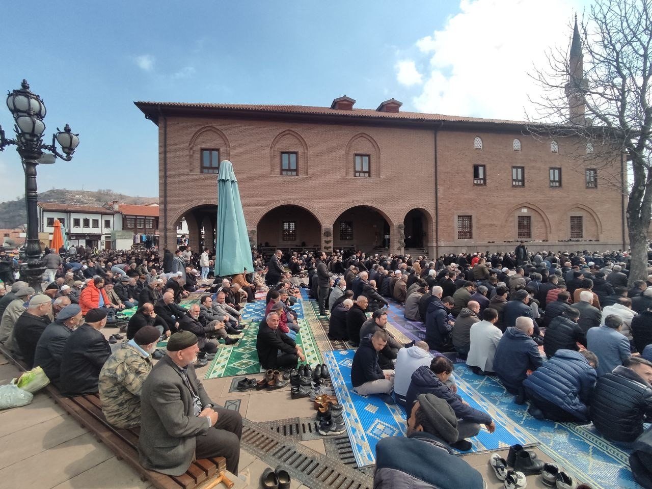 Ankara’da Ramazan’ın ilk cuma namazı kılındı