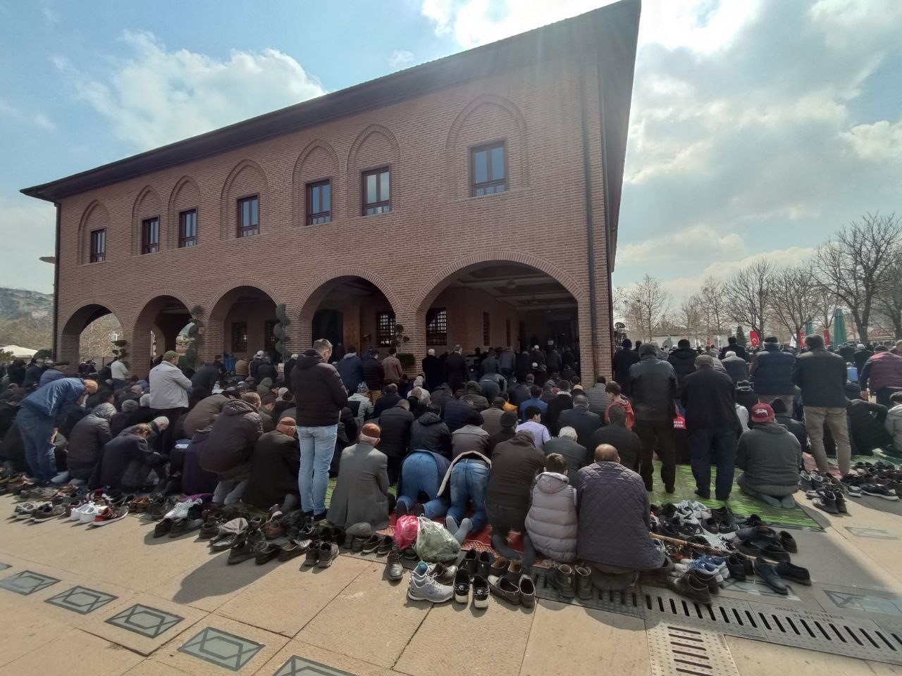 Ankara’da Ramazan’ın ilk cuma namazı kılındı