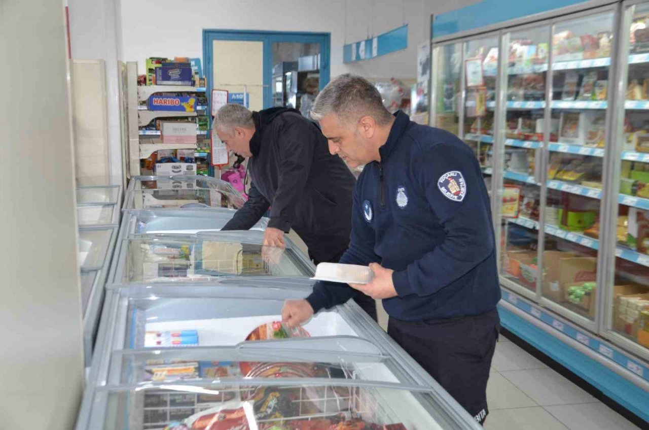Koçarlı zabıtası Ramazan ayında fırın ve market denetimlerini sıkılaştırıldı