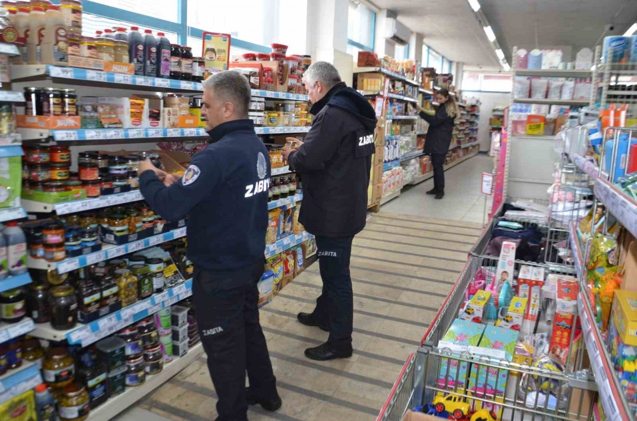 Koçarlı zabıtası Ramazan ayında fırın ve market denetimlerini sıkılaştırıldı