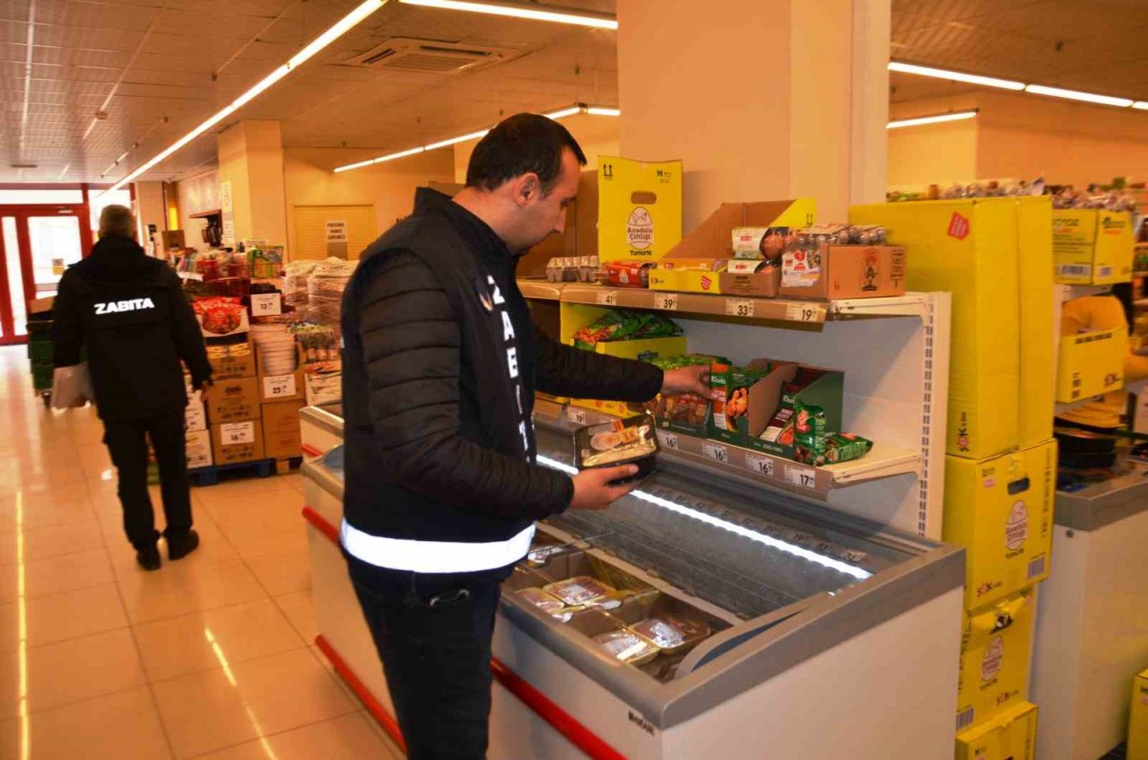 Koçarlı zabıtası Ramazan ayında fırın ve market denetimlerini sıkılaştırıldı