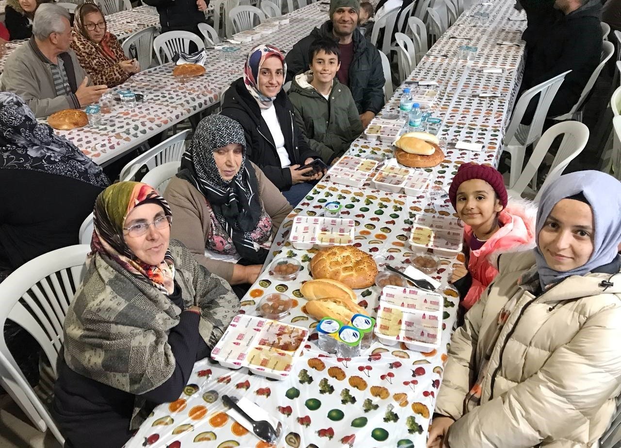 Beyoğlu’ndan Kahramanmaraş’a uzanan Kardeşlik Sofrası’nda ilk iftar