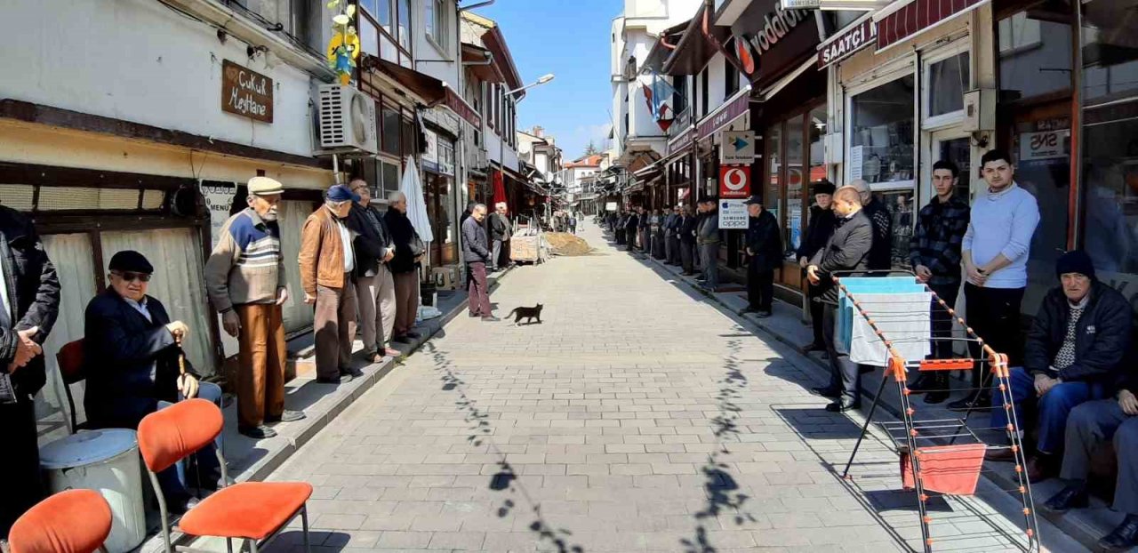 Ramazan ayının ilk cuma namazında 7 asırlık gelenek sürdürüldü