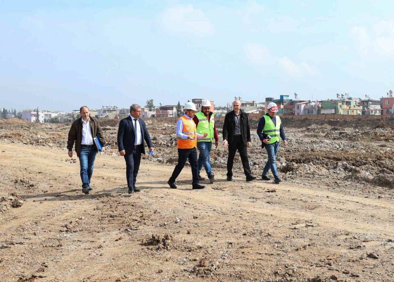 Kentsel dönüşüm alanında son evde yıkıldı, temel çalışması başlatıldı