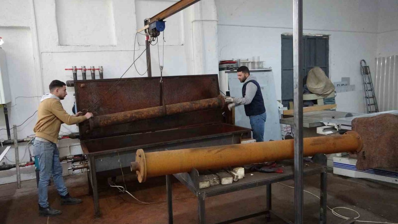 Üniversite-sanayi işbirliğinde Türkiye’de ilk kez üretilen akrilik boru, sektördeki dışa bağımlılığı bitirecek