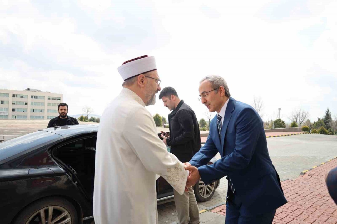 Diyanet İşleri Başkanı Erbaş, Rektör Demir’e hayırlı olsun ziyareti