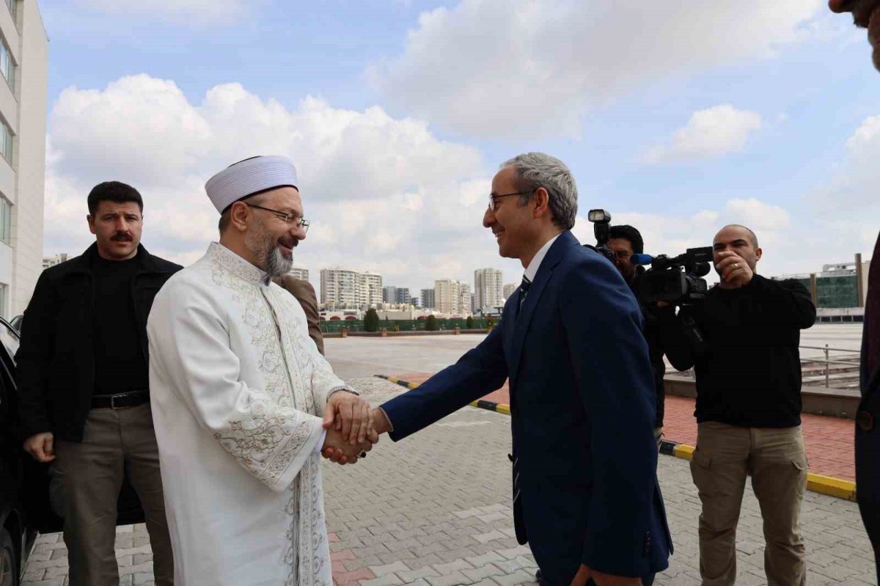 Diyanet İşleri Başkanı Erbaş, Rektör Demir’e hayırlı olsun ziyareti