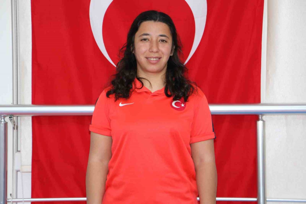 Milli güreşçi Cansu Yılmaz, enkaz altındaki 17 saatini anlattı