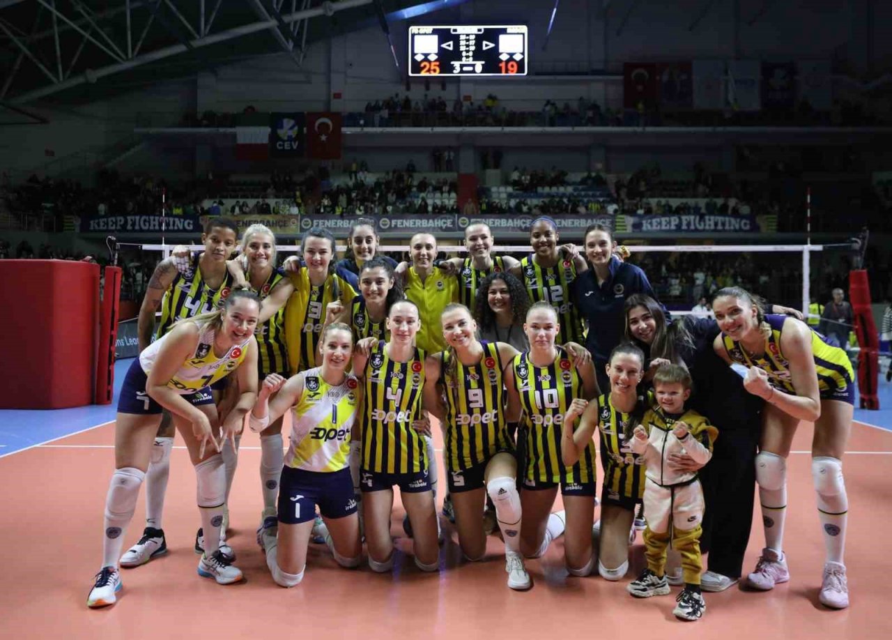 Voleybolda ilk kez 3 Türk takımı CEV Şampiyonlar Ligi yarı finalinde Türkiye’yi temsil edecek