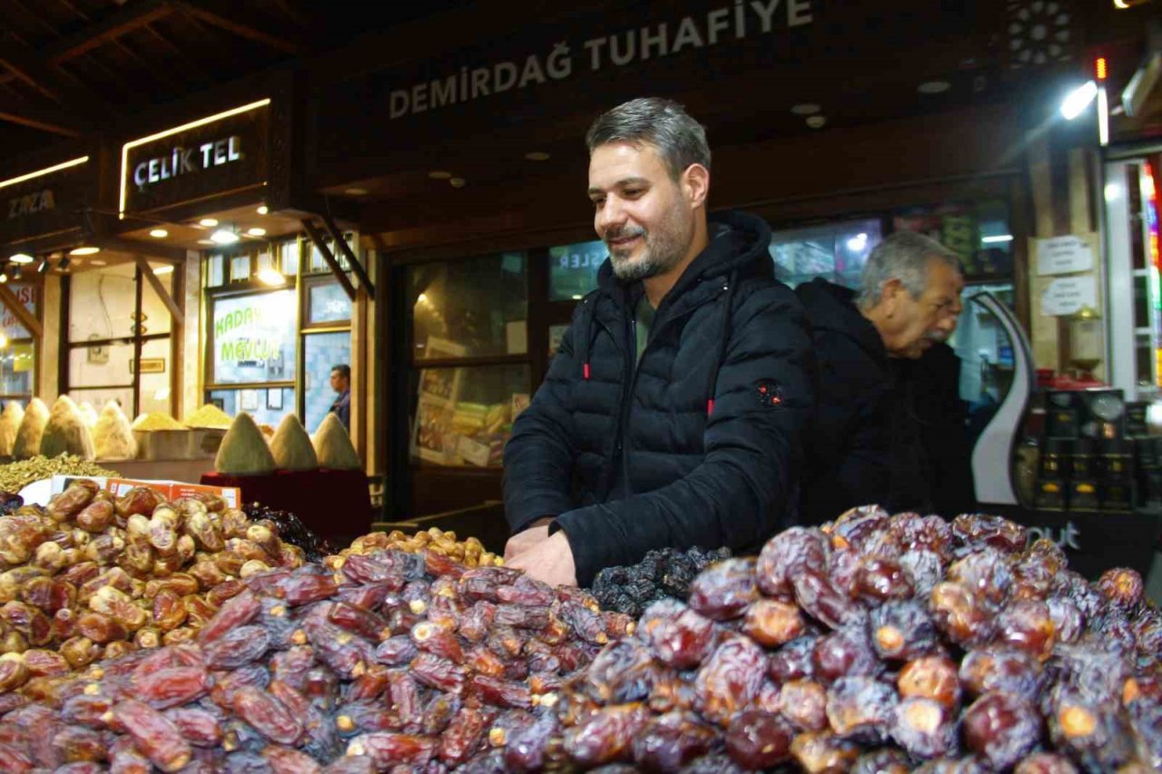 Hurmalar tezgahtaki yerini aldı