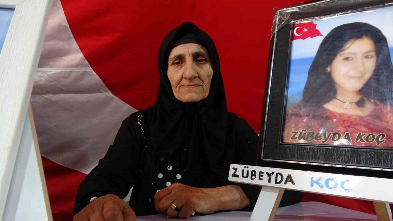 Hakkarili anne 10 yıldır evladının peşinde