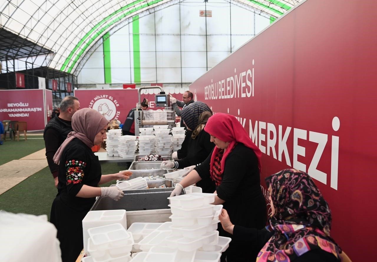 Beyoğlu’ndan Kahramanmaraş’a uzanan Kardeşlik Sofrası’nda ilk iftar