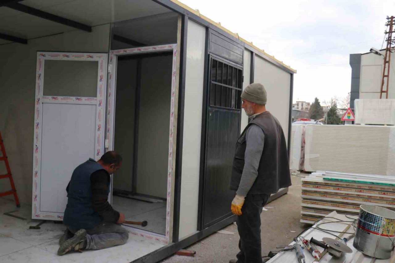Malatya’da deprem sonrası prefabrik evlere ilgi arttı