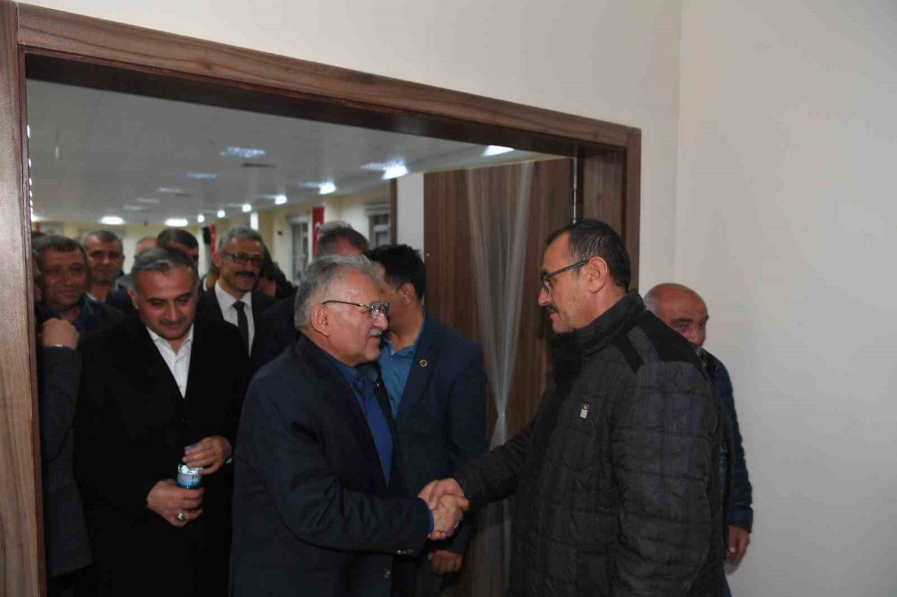 Başkan Büyükkılıç, ilk iftarını memleketi Develi’de açtı