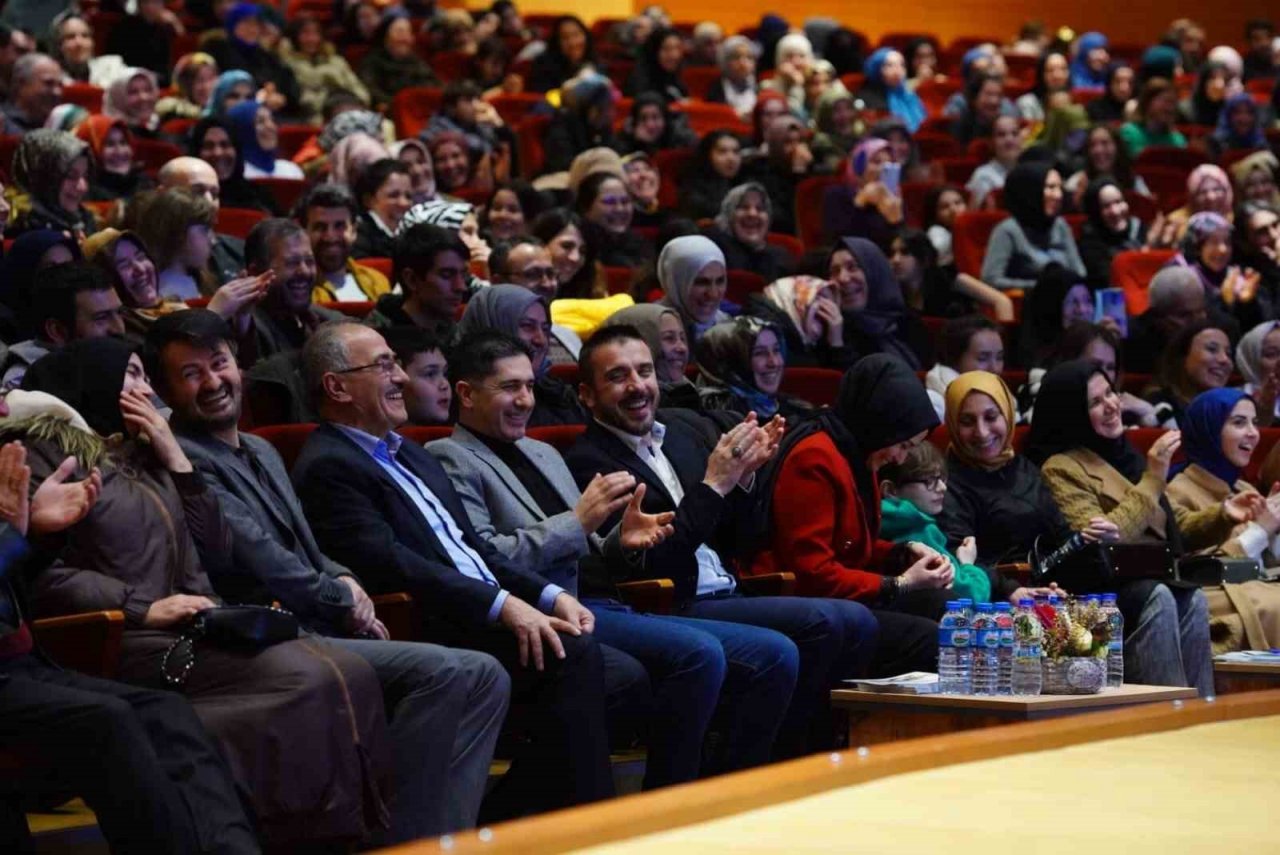 Kestel Belediyesi’nin 14.Kitap Günleri, Kahraman Tazeoğlu ile sona erdi