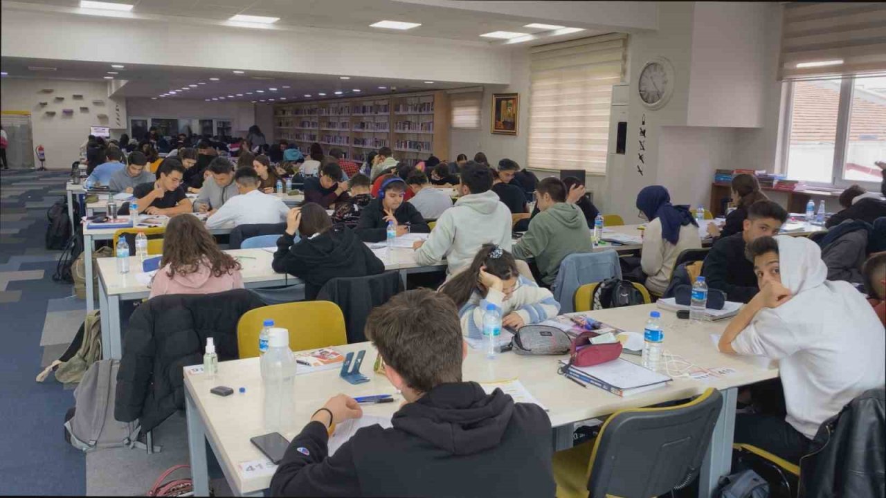 Büyükşehir kütüphaneleri ilk 3 ayda 700 bin ziyaretçi ağırladı