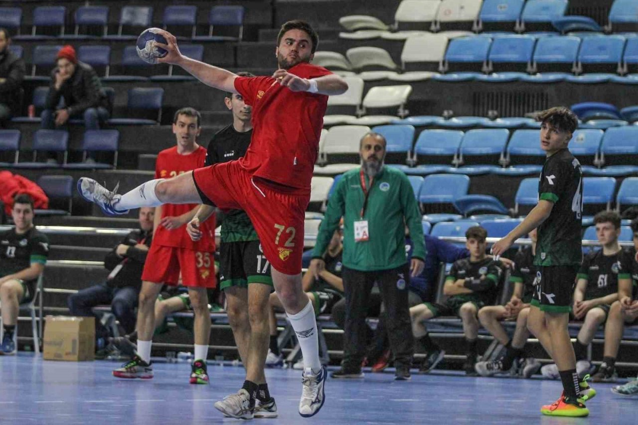 Göztepe Hentbol Takımı’nın hedefi 3’te 3 yapmak