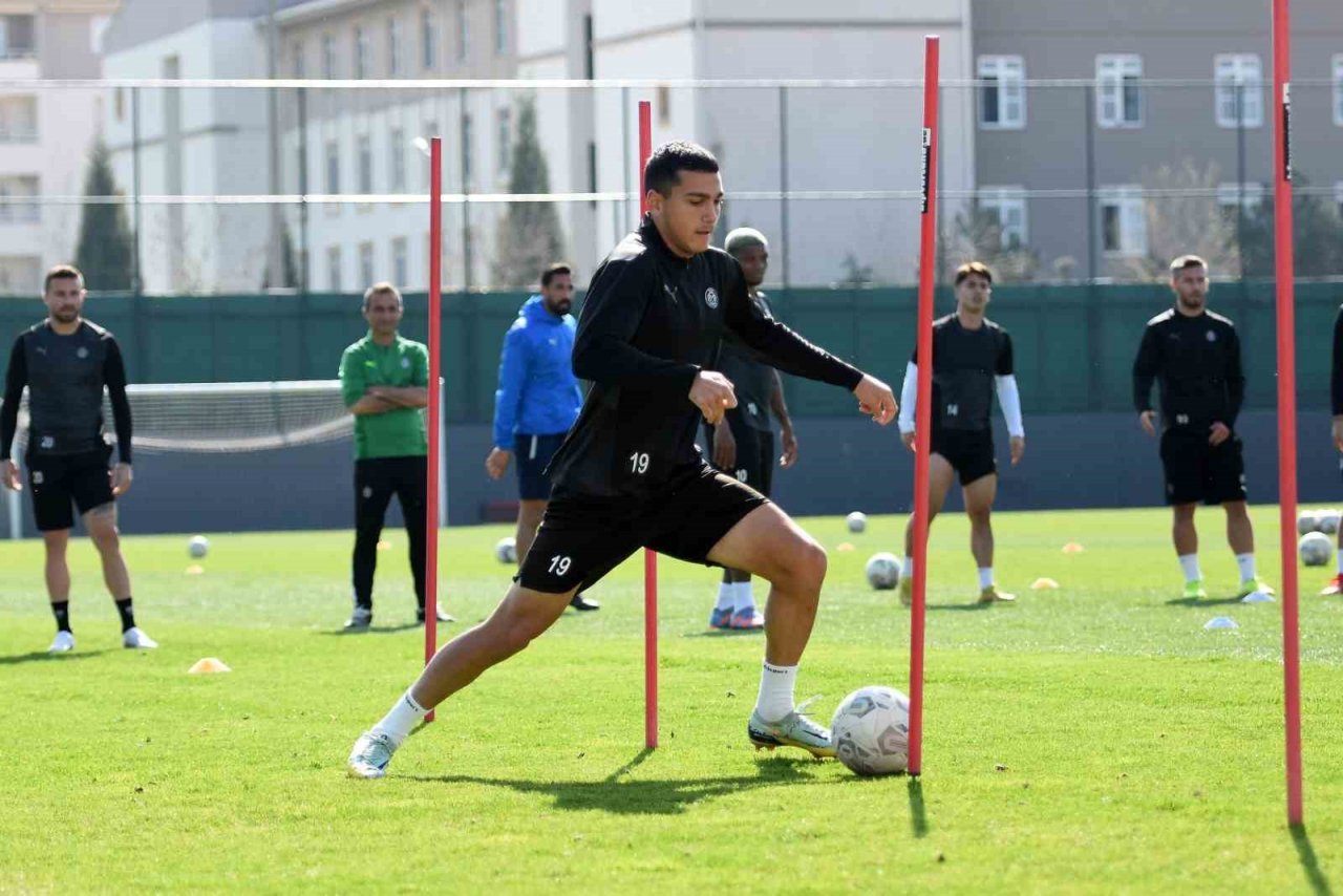 Manisa FK, Altay maçı hazırlıklarını tamamladı