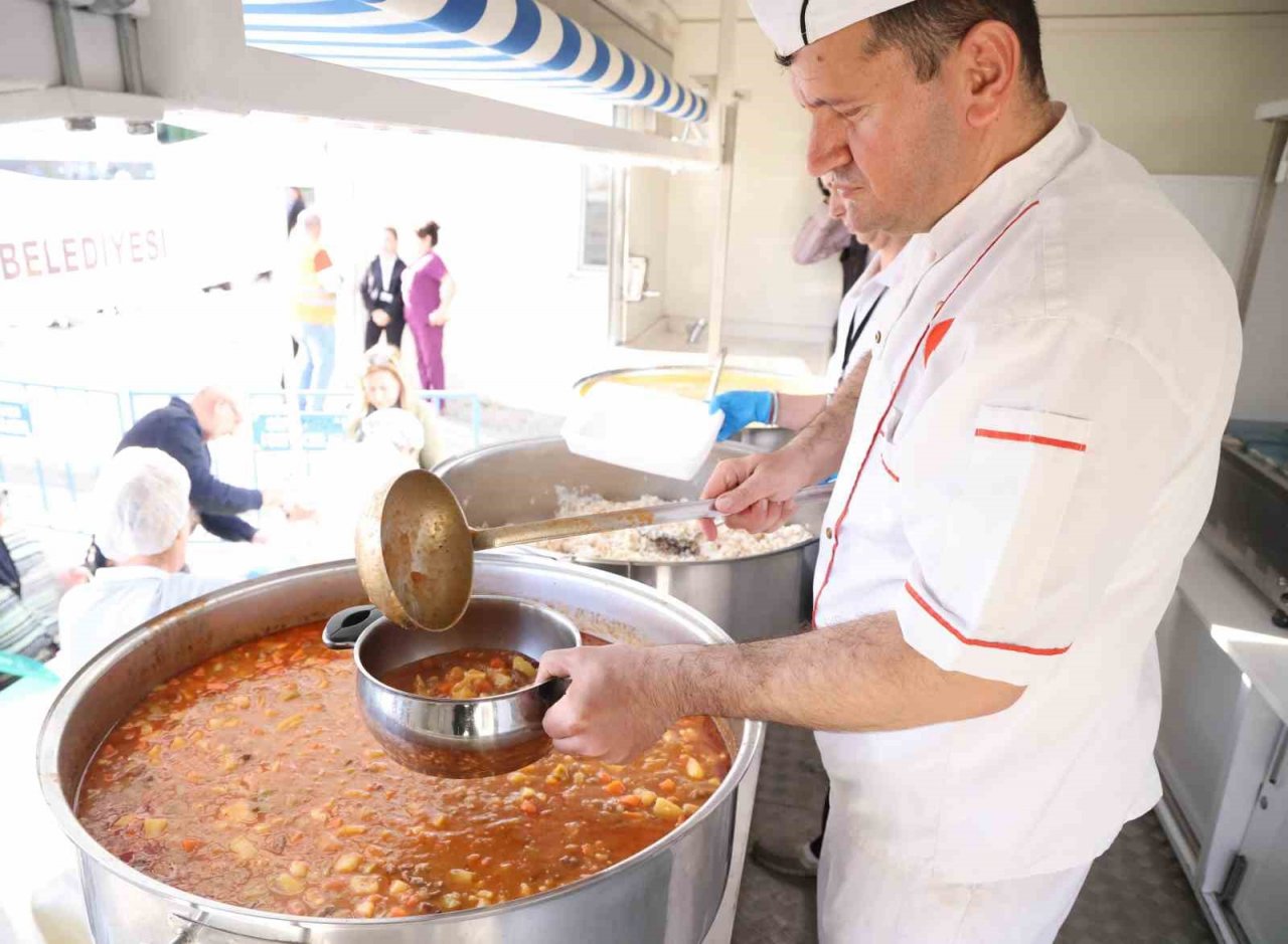 Marmaris Belediyesi Ramazan geleneğini bozmadı