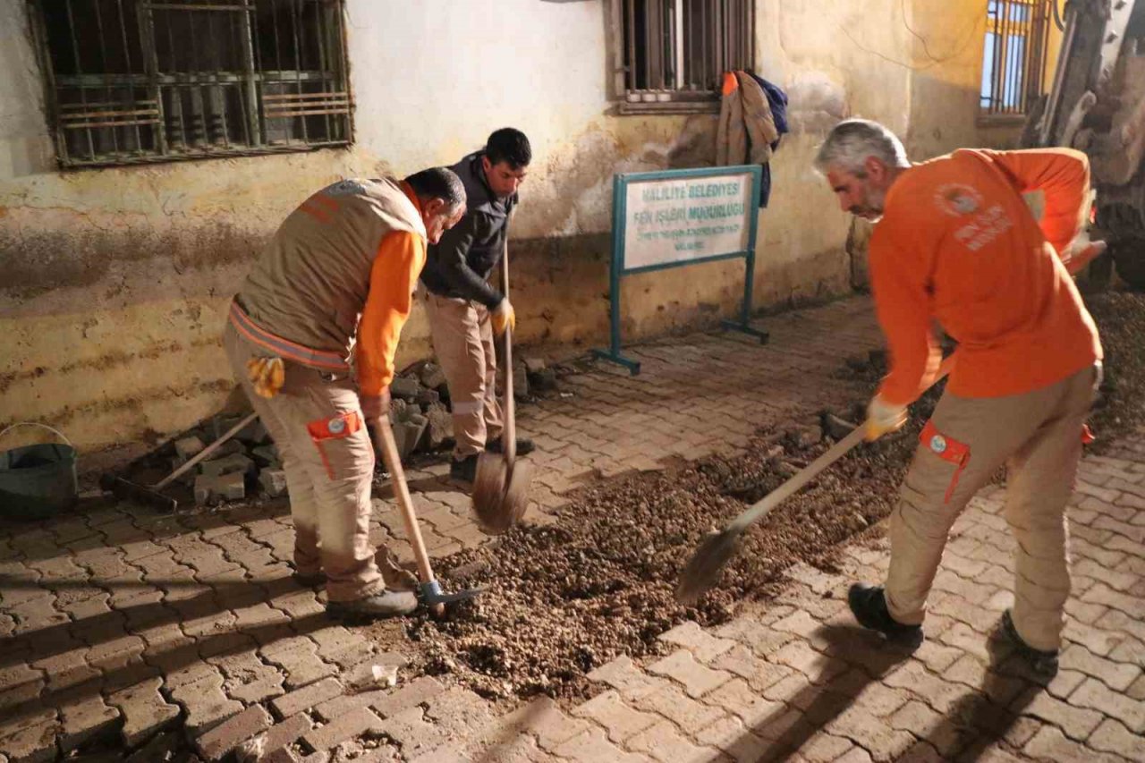 Selden hasar gören bölgelerde üst yapı çalışması