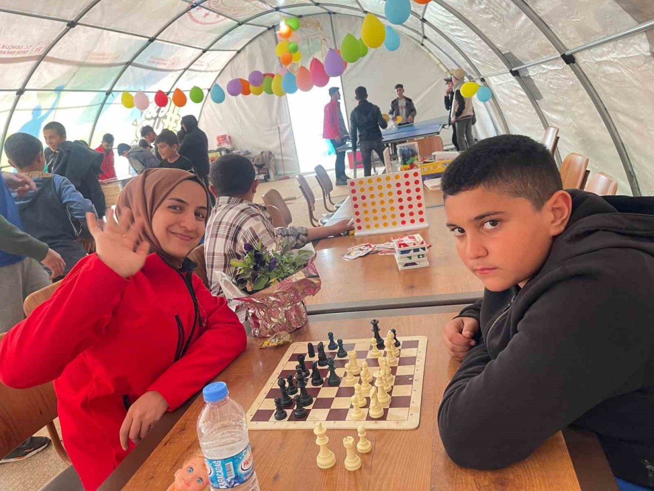 Şırnak’ta gönüllüler, depremzede 2 bin çocuğu oyun ile buluşturdu