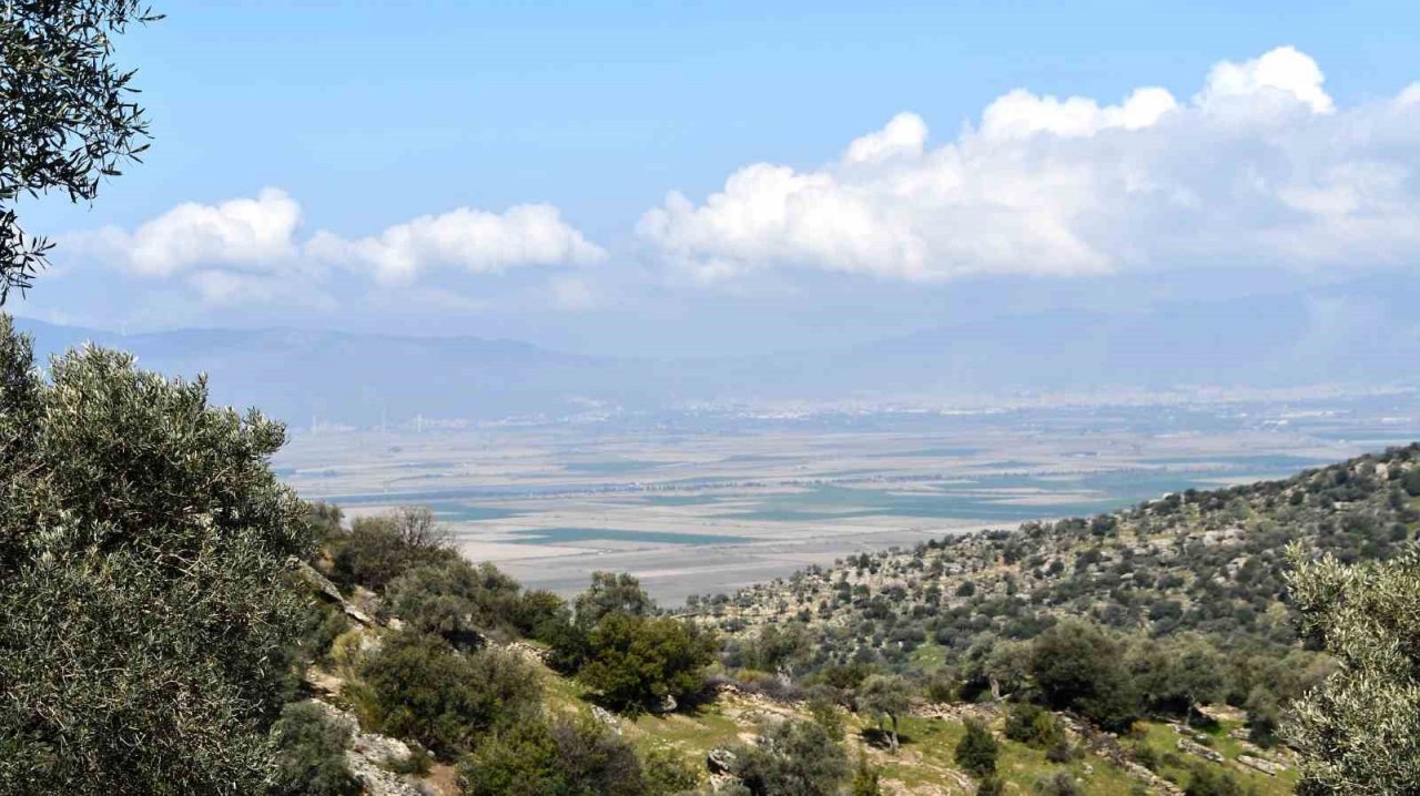 Söke’nin terk edilmiş köyleri zamana direniyor