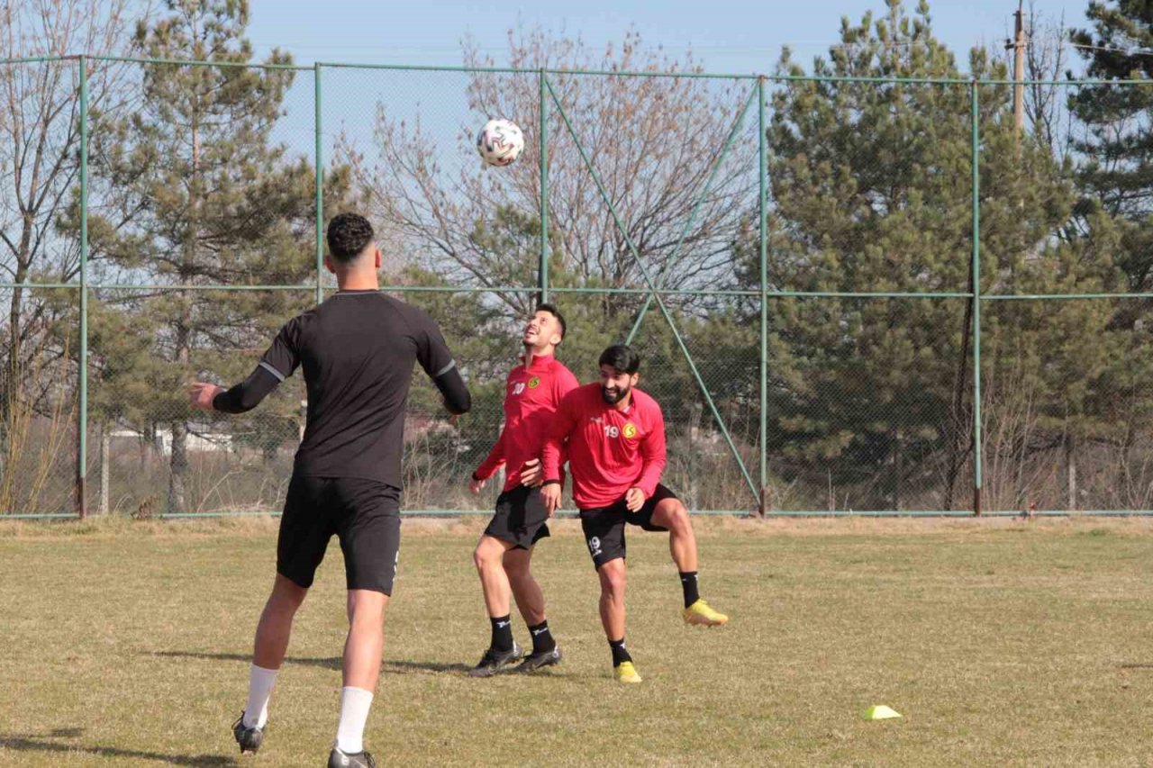 Eskişehirspor’da 20 yeni transferin ardından gelen puanlar havayı değiştirdi