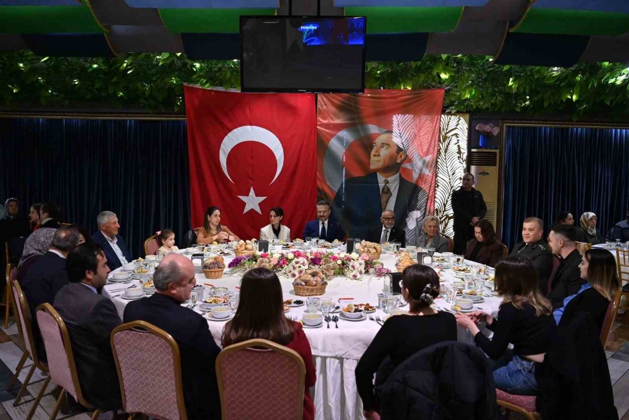 Vali Aksoy, Şehit Aileleri ve Gaziler ile iftar programında bir araya geldi