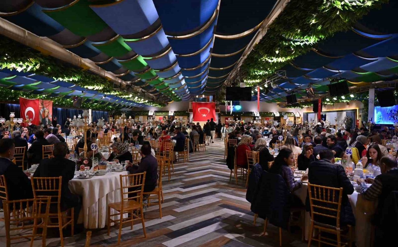 Vali Aksoy, Şehit Aileleri ve Gaziler ile iftar programında bir araya geldi