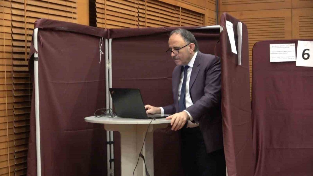 Ak Parti Genel Başkan Yardımcısı Şahin: "Ezici çoğunluğa sahip olacağız"