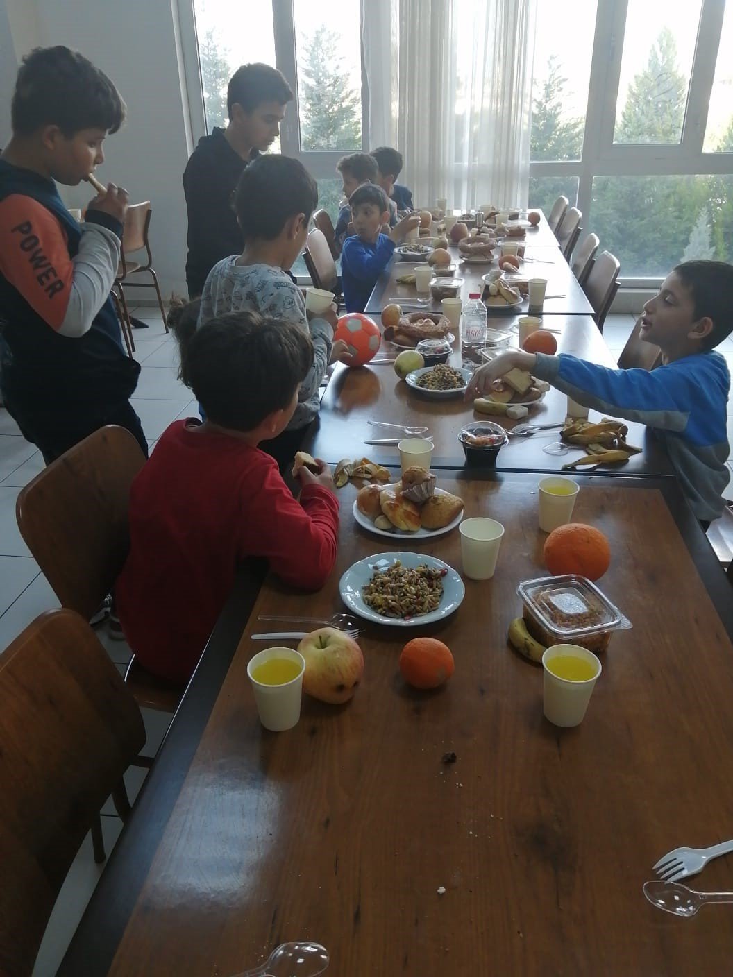 Nazilli Cumhuriyet İlkokulu’nda depremzedeler için hayır panayırı düzenlendi