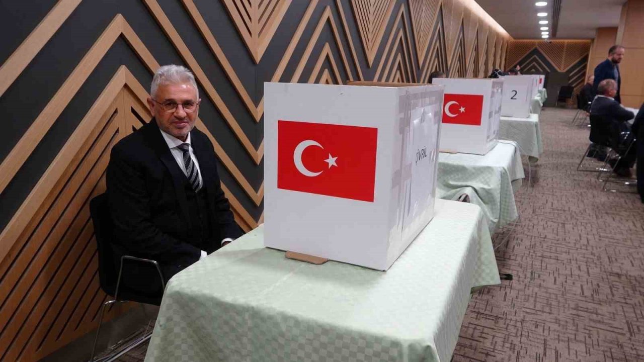 Denizli AK Parti temayül yoklaması için sandığa gitti