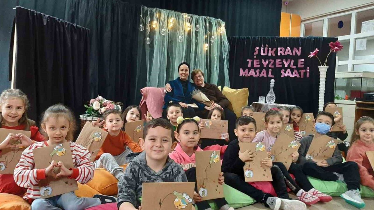 Şükran teyze ile masal saatini çocuklar çok sevdi