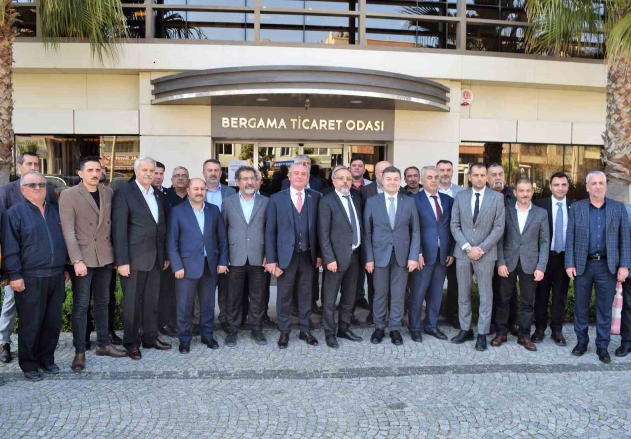 İzmir’in 6 ilçesi vekil istiyor: "500 bini aşan nüfusa sahip bölgede 20 yıldır vekil seçilmedi"