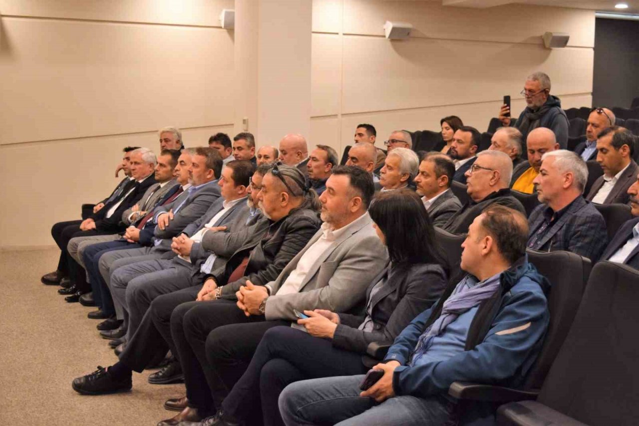 İzmir’in 6 ilçesi vekil istiyor: "500 bini aşan nüfusa sahip bölgede 20 yıldır vekil seçilmedi"