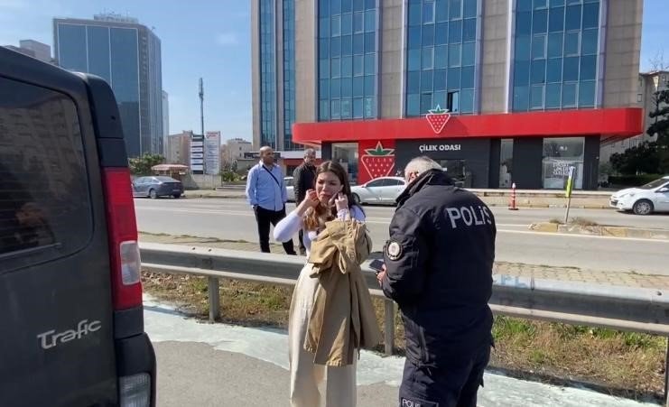 Kadıköy’de cipi yanan kadın sürücü gözyaşlarına boğuldu