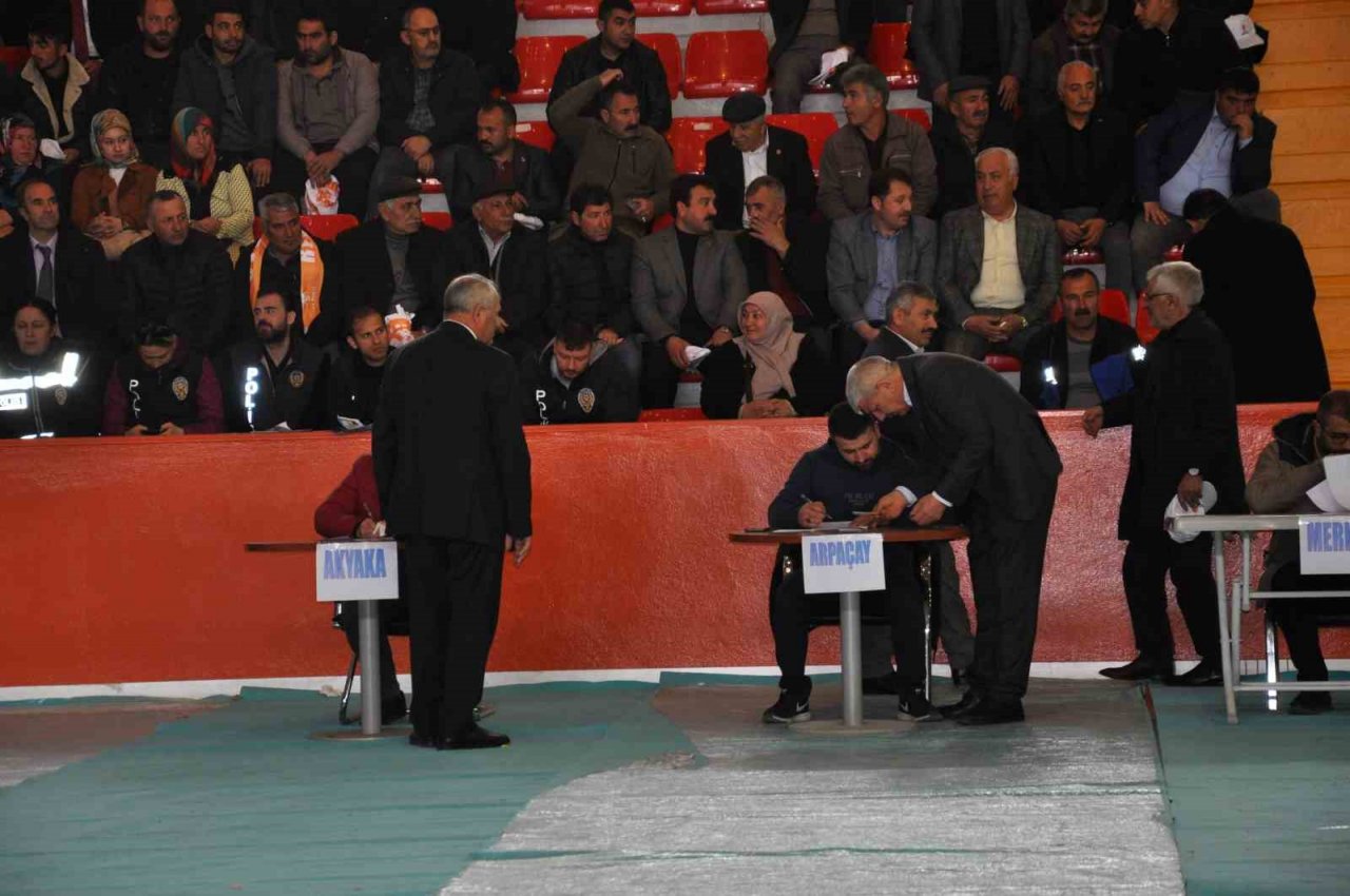 Kars AK Parti’de temayül heyecanı