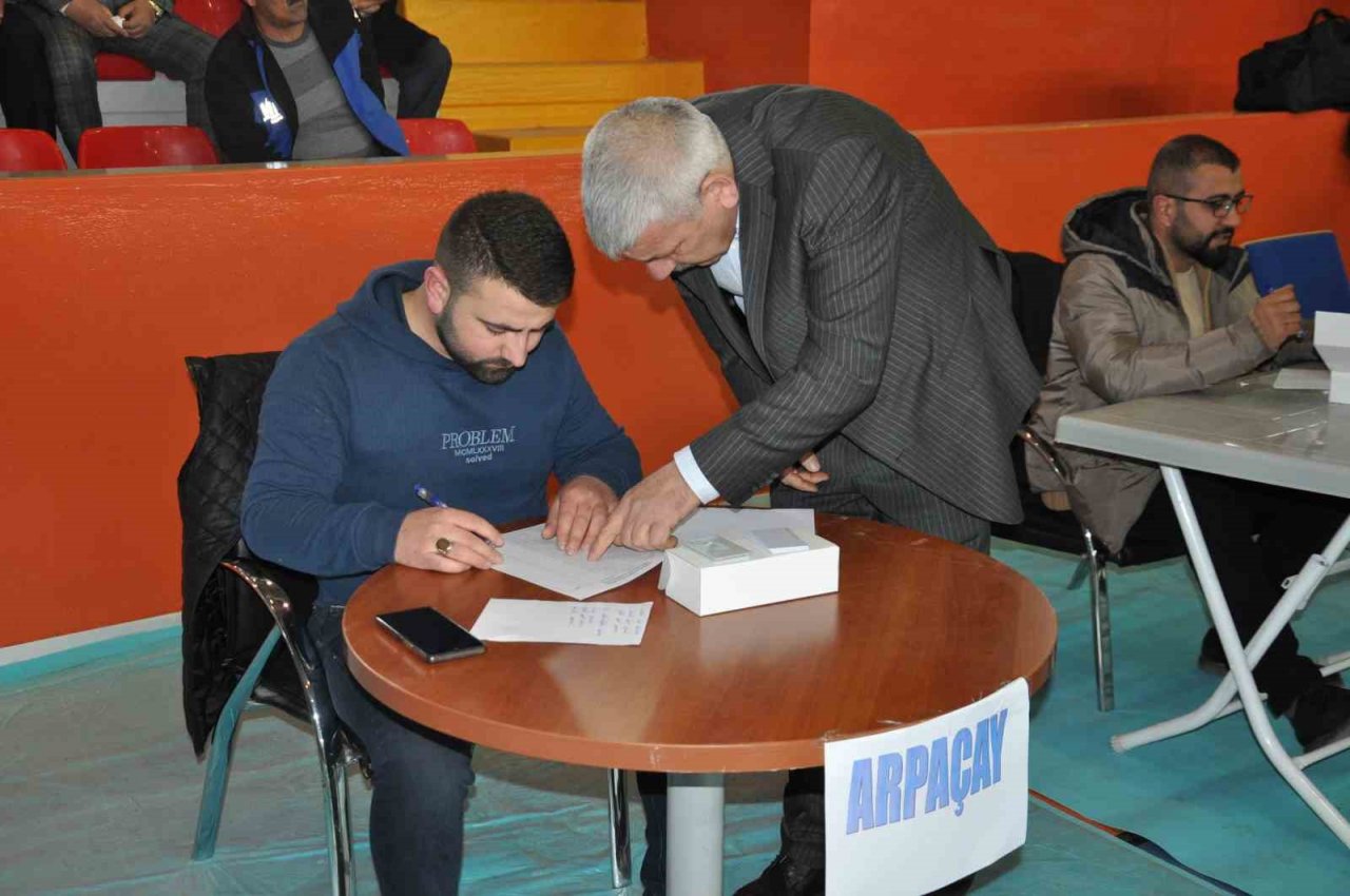 Kars AK Parti’de temayül heyecanı
