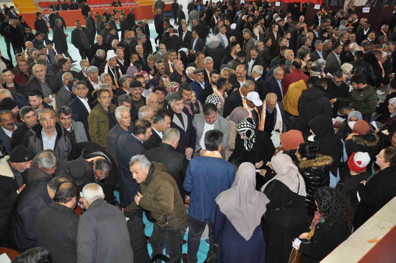 Kars AK Parti’de temayül heyecanı