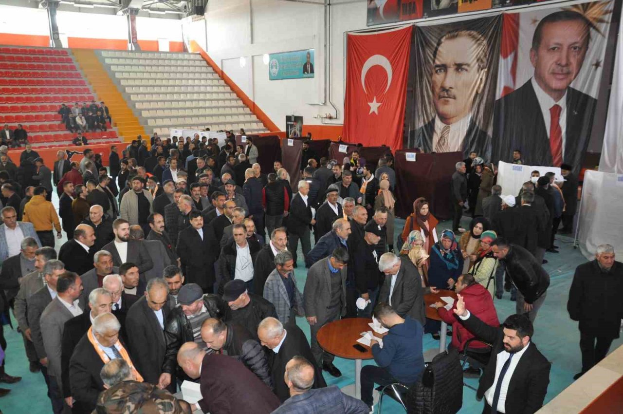 Kars AK Parti’de temayül heyecanı
