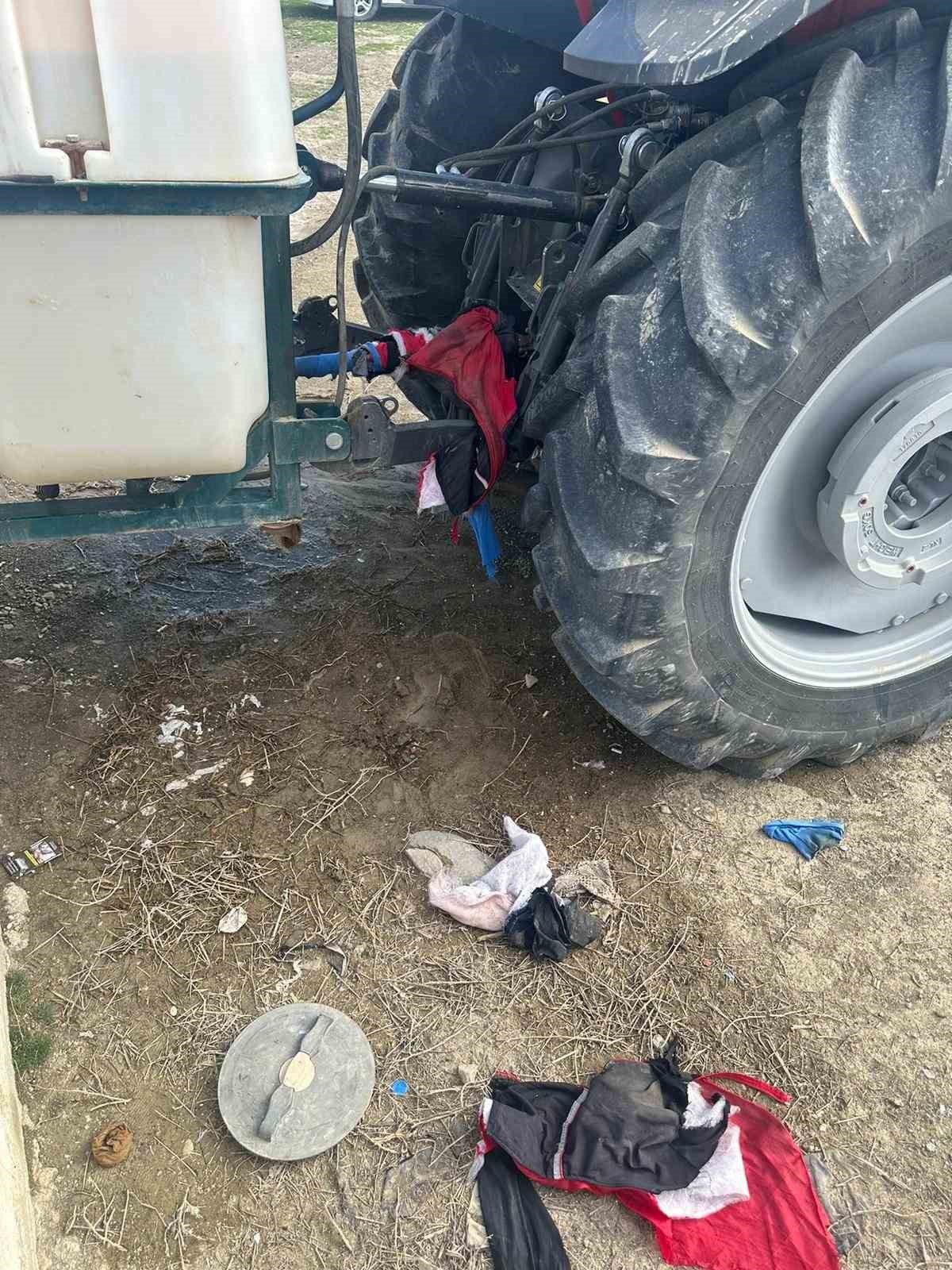 Traktörün şaftına elbisesini kaptıran kişi yaralandı