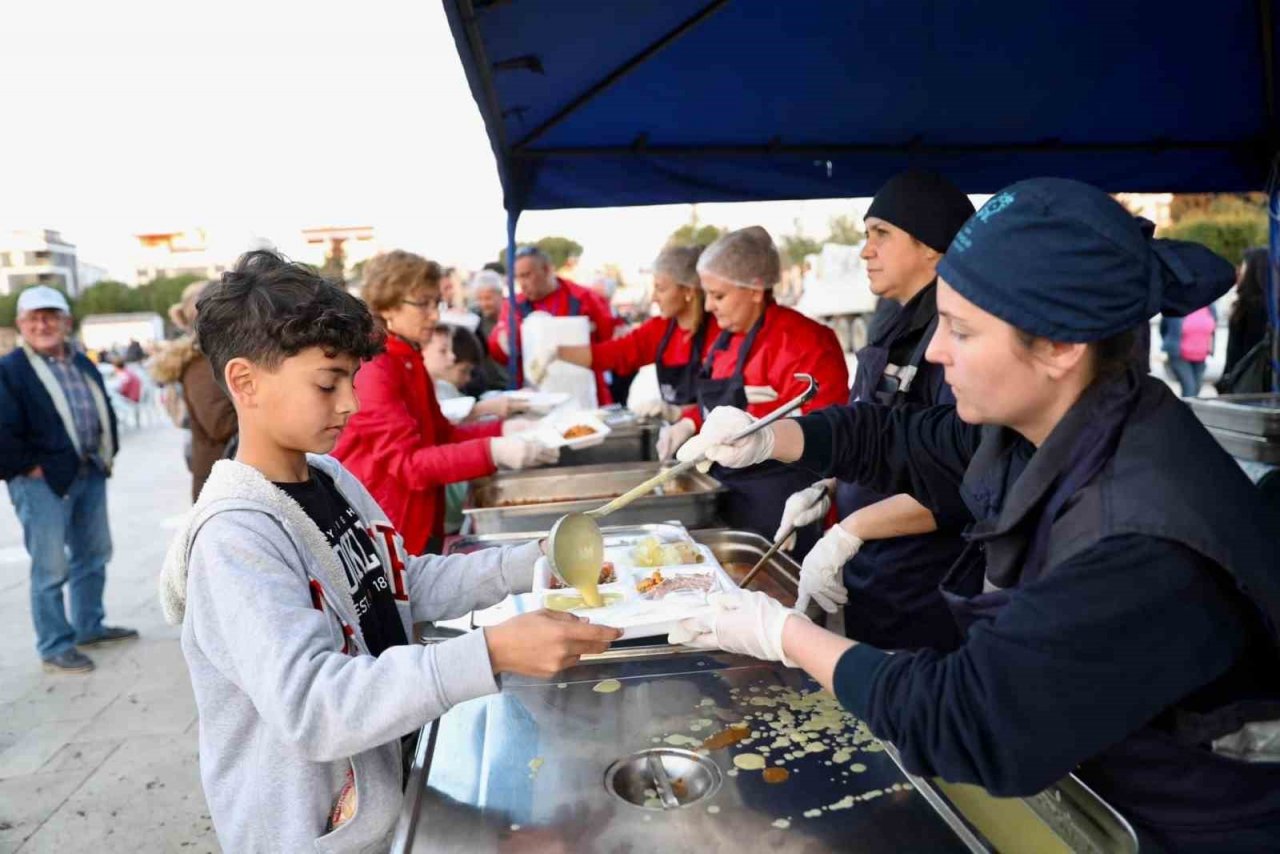 Didim’de iftar yemekleri başladı