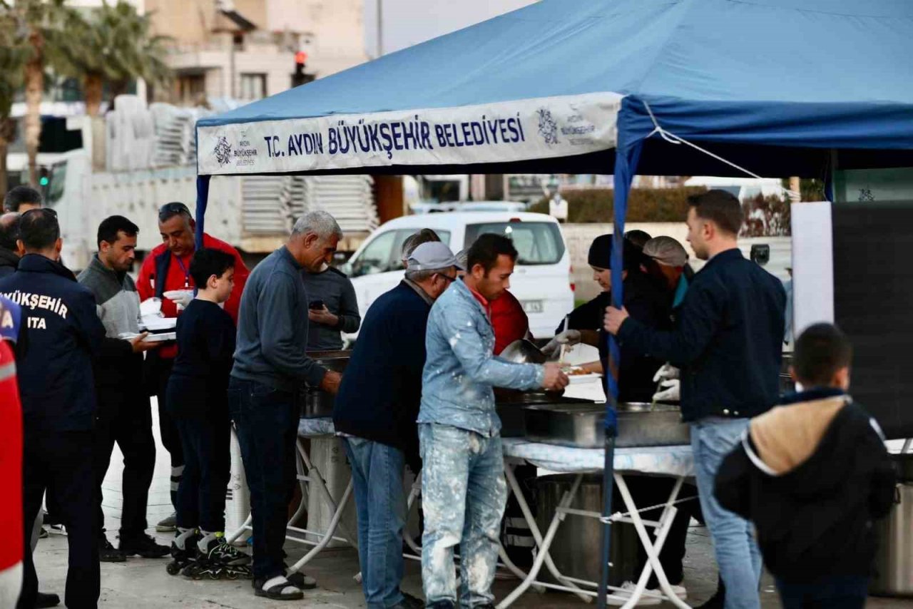 Didim’de iftar yemekleri başladı