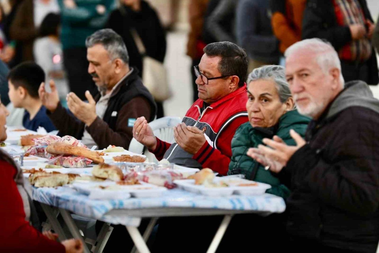 Didim’de iftar yemekleri başladı