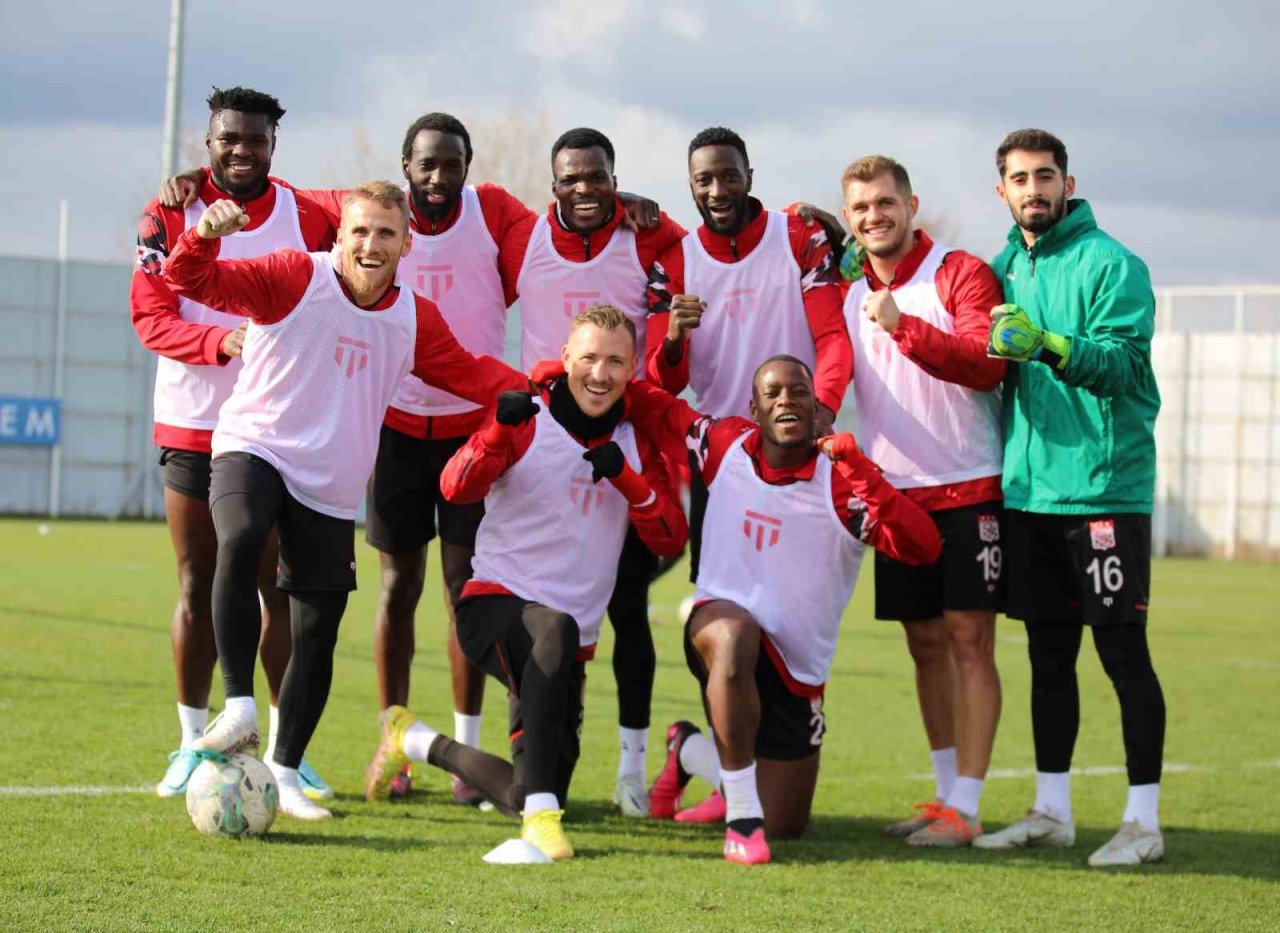 Sivasspor’da Başakşehir maçı hazırlıkları başladı