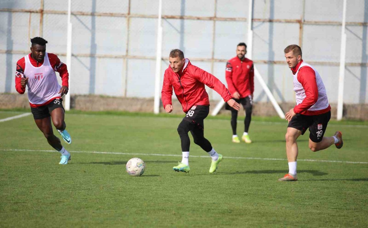 Sivasspor’da Başakşehir maçı hazırlıkları başladı
