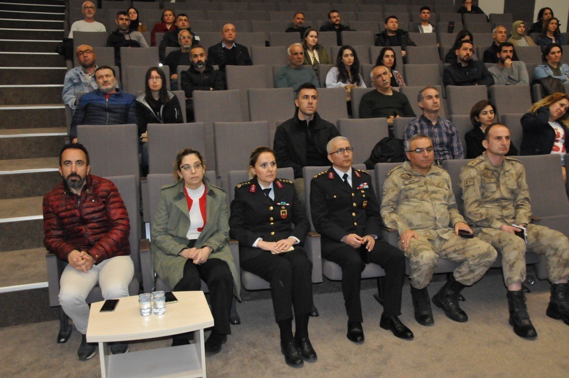 Tunceli’de deprem bilgilendirme konferansı