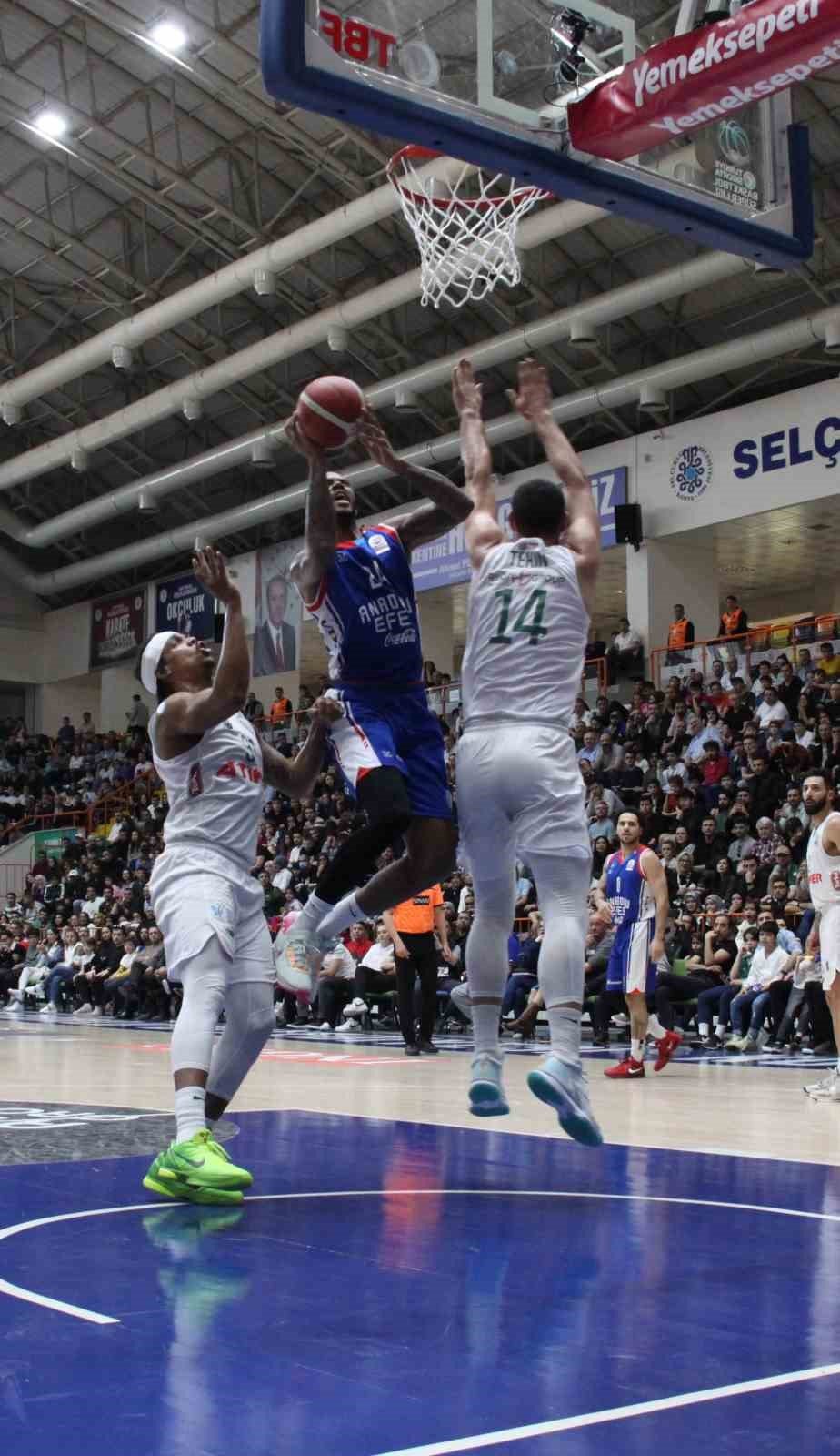 Basketbol Süper Ligi: Konyaspor: 83 - A.Efes: 99